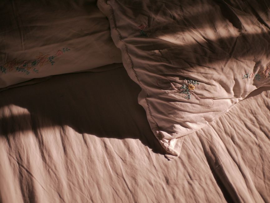 A Realistic Routine for Natural Materials: Linen, Wood & Stone That Fits a Busy Life