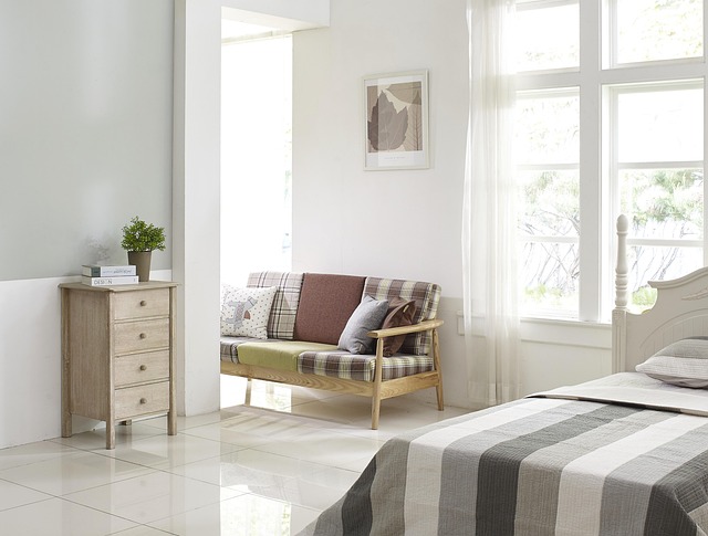 My Field Guide to Decluttering Rooms & Mindful Editing : What Actually Works